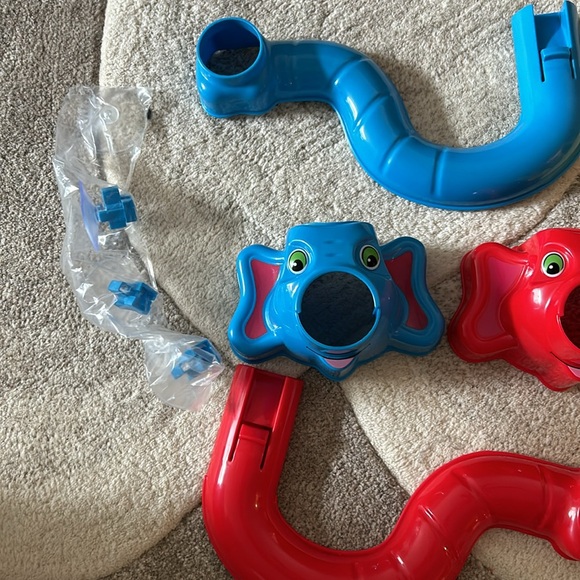 Edushape Rolliphant Slides Bath Toy - Picture 4 of 5